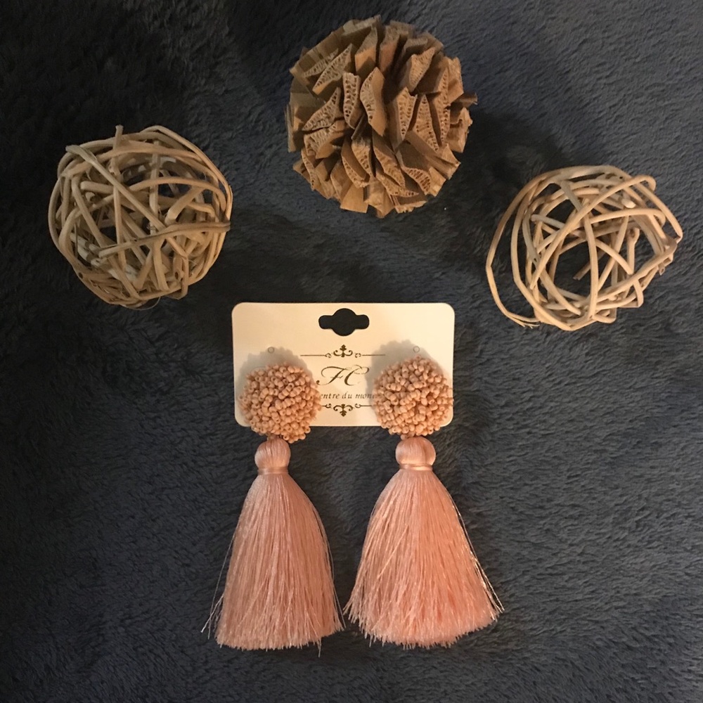 Soft Pink Flow Earrings